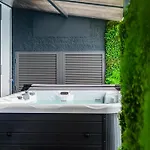Rodrigues House - Private Jacuzzi *