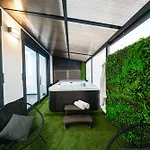 Apartment Rodrigues House - Private Jacuzzi *