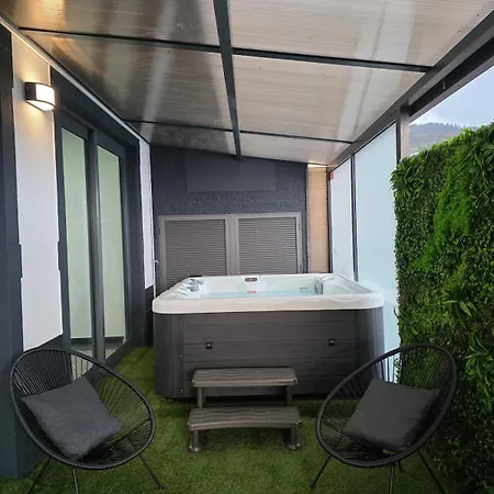 Rodrigues House - Private Jacuzzi * Calheta (Madeira)