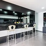 Rodrigues House - Private Jacuzzi Apartment *
