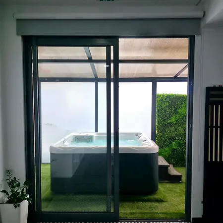 Rodrigues House - Private Jacuzzi Lägenhet