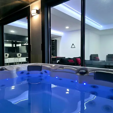 Rodrigues House - Private Jacuzzi *