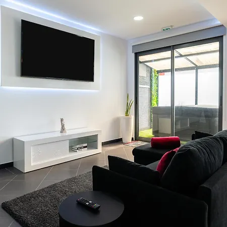 Rodrigues House - Private Jacuzzi * Calheta (Madeira)