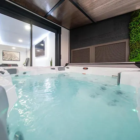 Rodrigues House - Private Jacuzzi Calheta (Madeira)